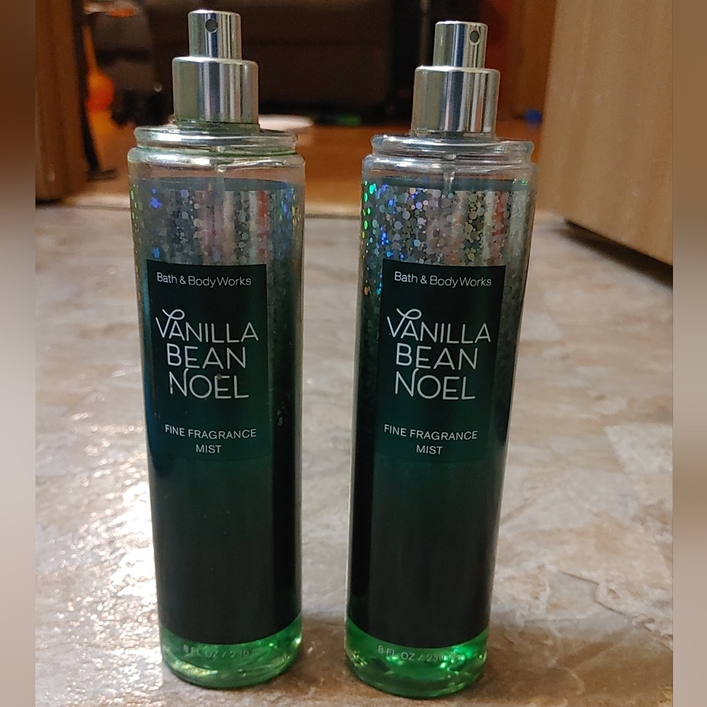 2 bottles of Bath&Body Works Vanilla Bean Noel sprays...